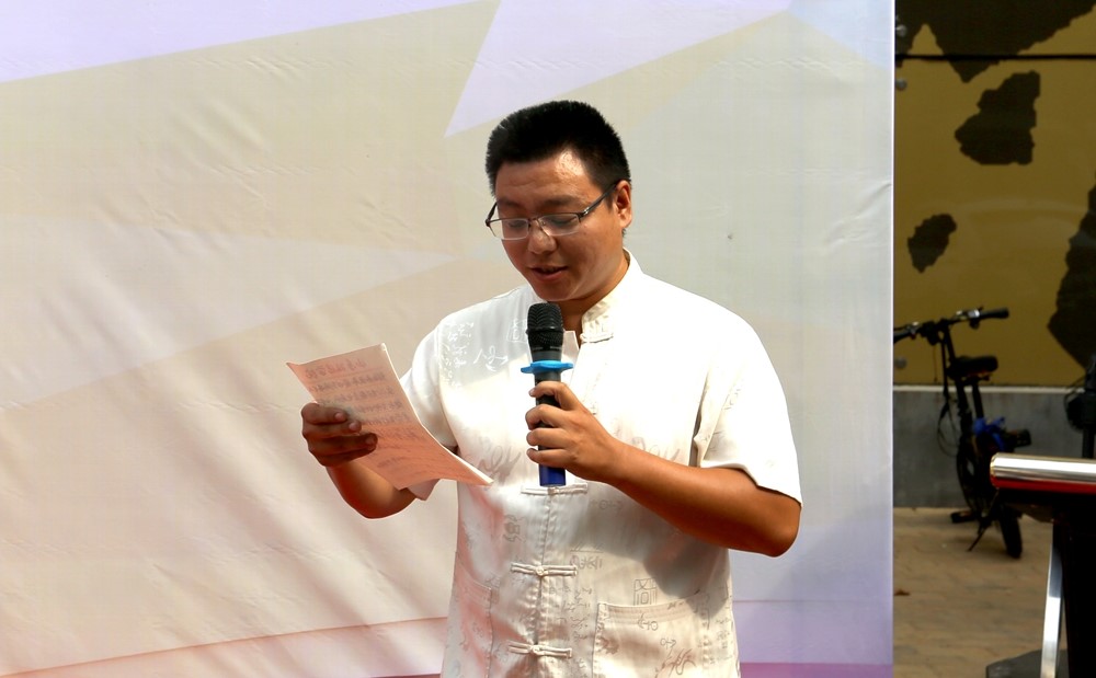 “紅色記憶”剪紙展亮相星工坊·中國工業(yè)藝術(shù)館