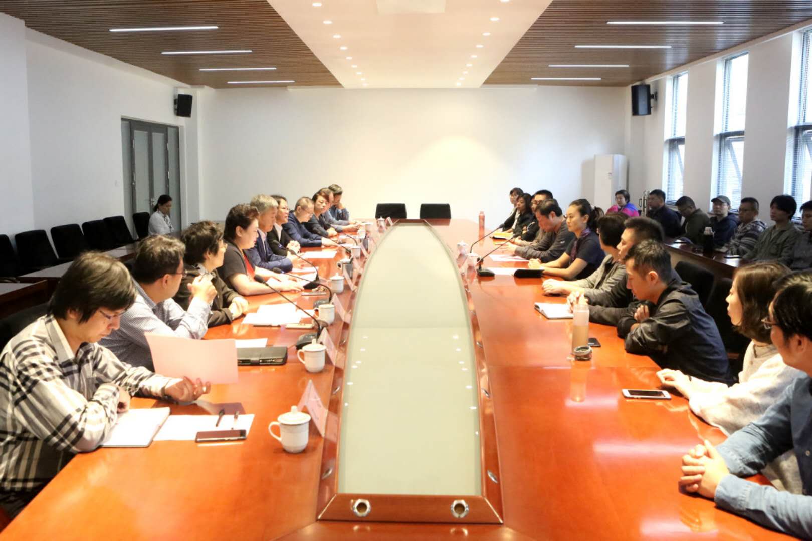 集團與山藝聯(lián)合辦學新進展：電影學院新聘院長書記到崗上任