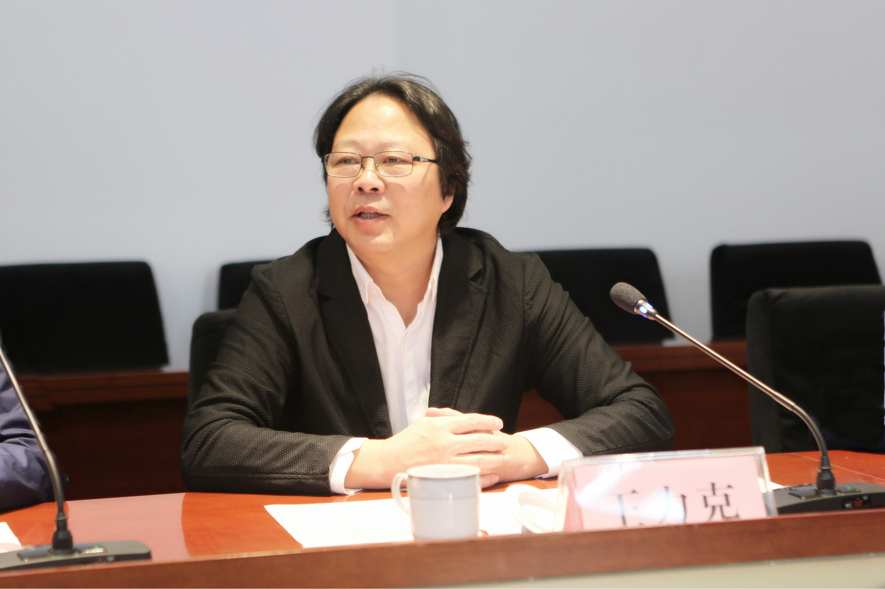 集團與山藝聯(lián)合辦學新進展：電影學院新聘院長書記到崗上任