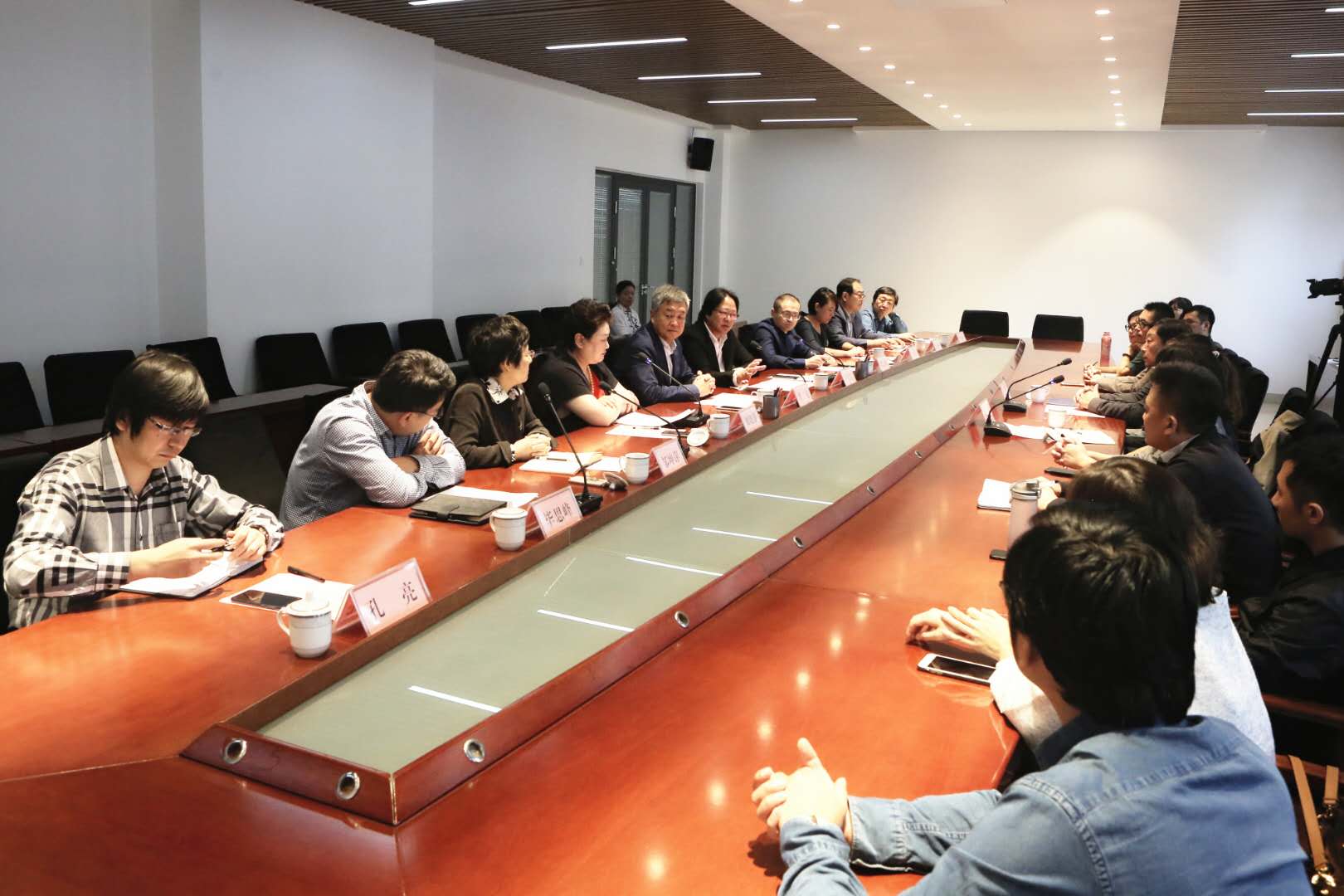 集團與山藝聯(lián)合辦學新進展：電影學院新聘院長書記到崗上任