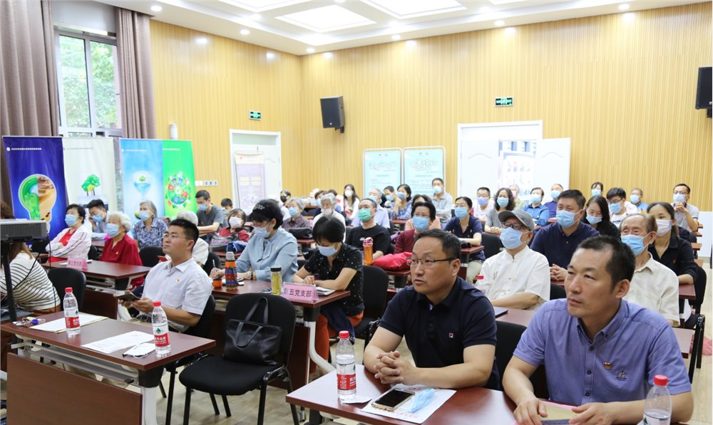 聆聽(tīng)抗疫故事   感受榜樣力量