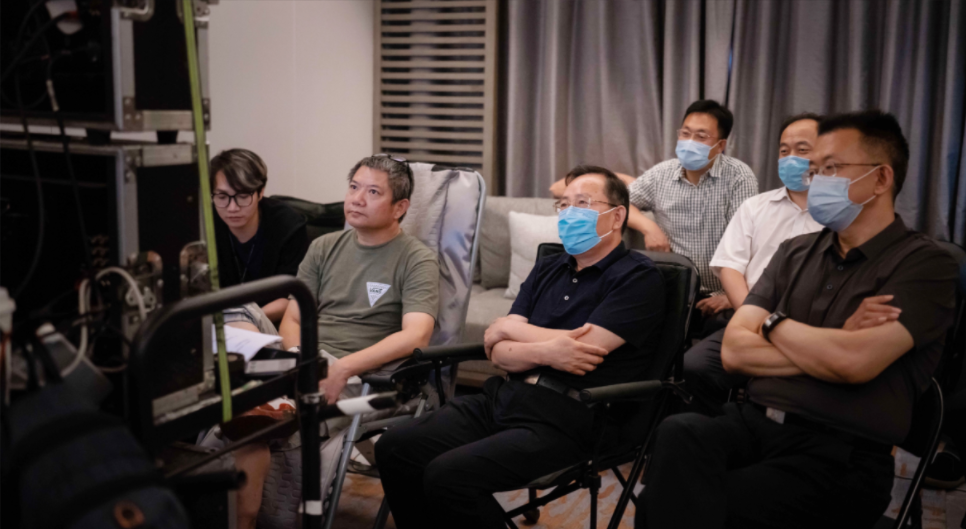 中共山東省委宣傳部副部長(zhǎng)、省電影局局長(zhǎng)程守田一行到電視劇《老家伙》劇組探班